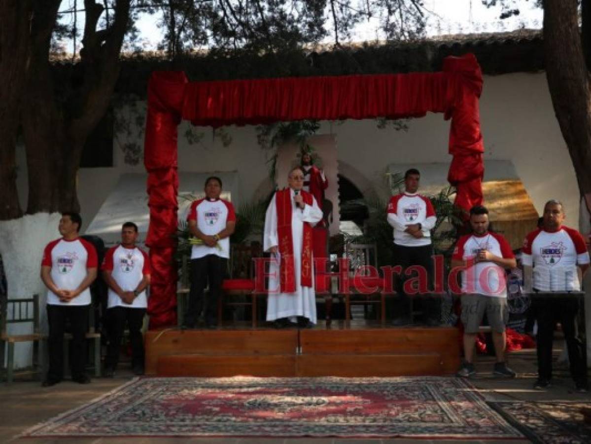 Iglesia pide a los jóvenes no dejarse comprar, no son piezas de subasta