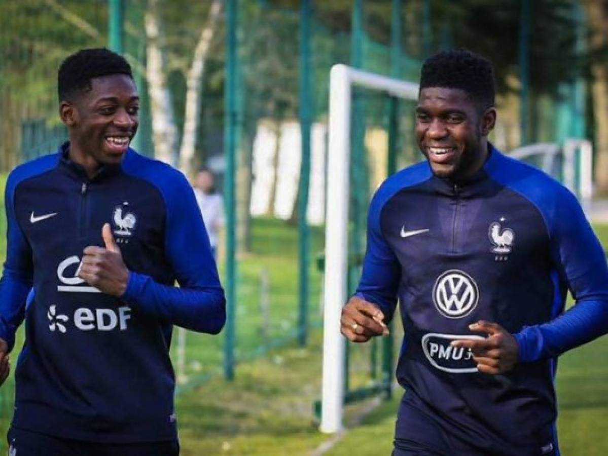 'Estaré detrás para asegurarme de que hace todo bien', dice Umtiti sobre Dembelé  