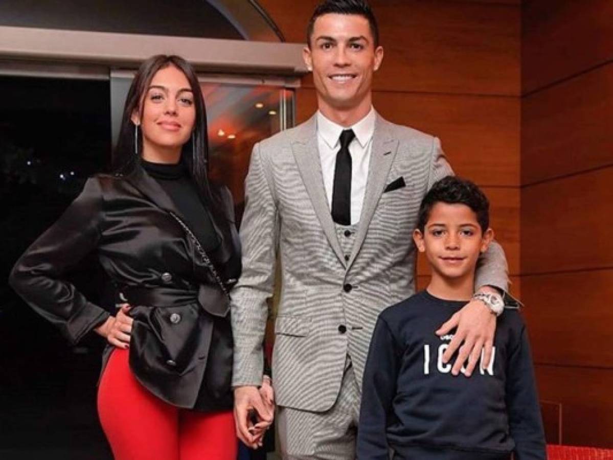 Cristiano Ronaldo publica foto familiar de Navidad