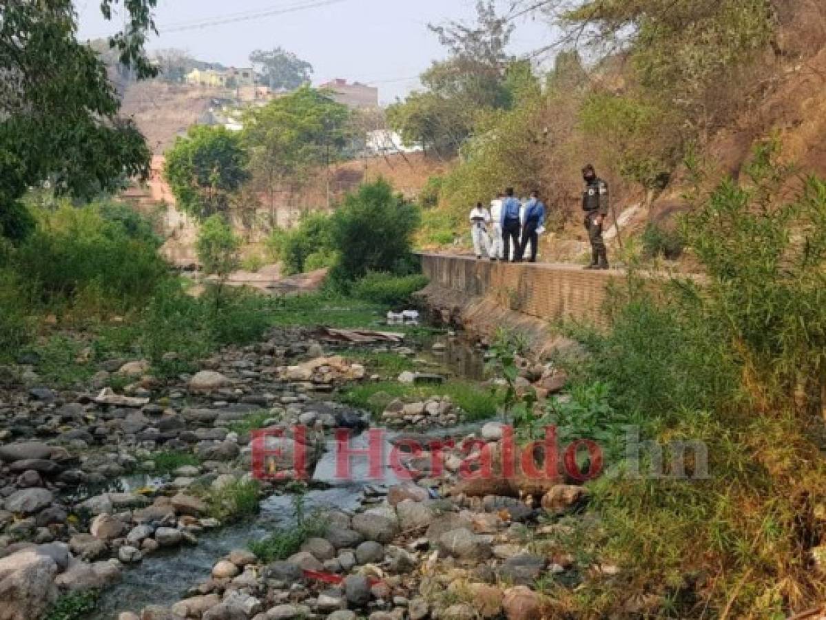 Encostalado hallan un cuerpo en la colonia Los Llanos de la capital