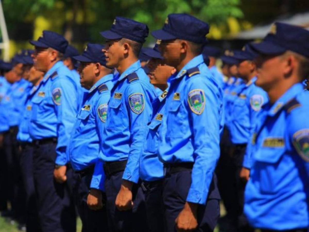 Comisión pide información de 46 oficiales de policía