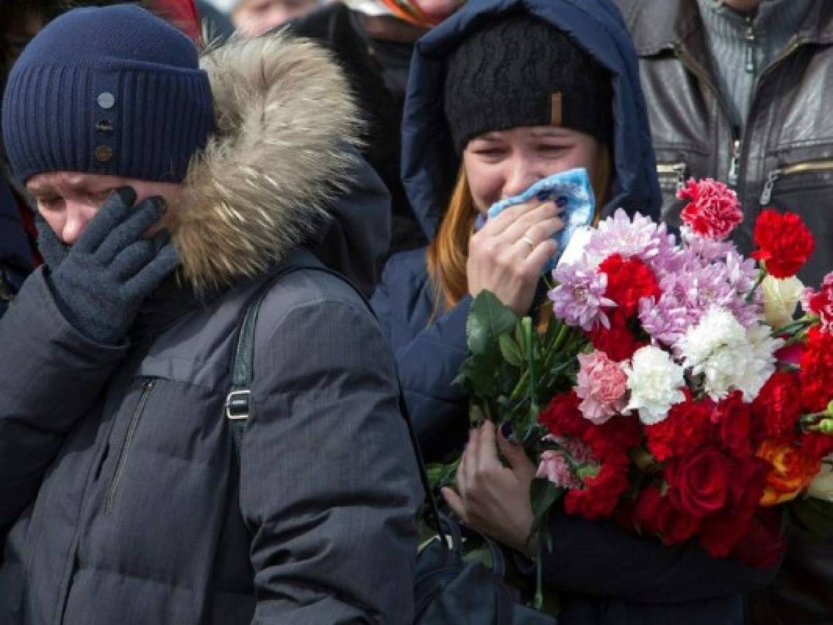 Rusia llora a las víctimas de un letal incendio en Siberia