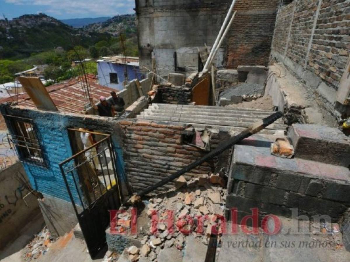 La vivienda de dos niveles quedó reducida a cenizas. Foto: El Heraldo