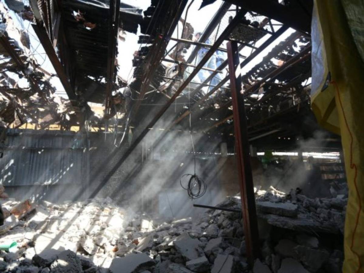 Avanza la demolición de puestos en el mercado San Isidro