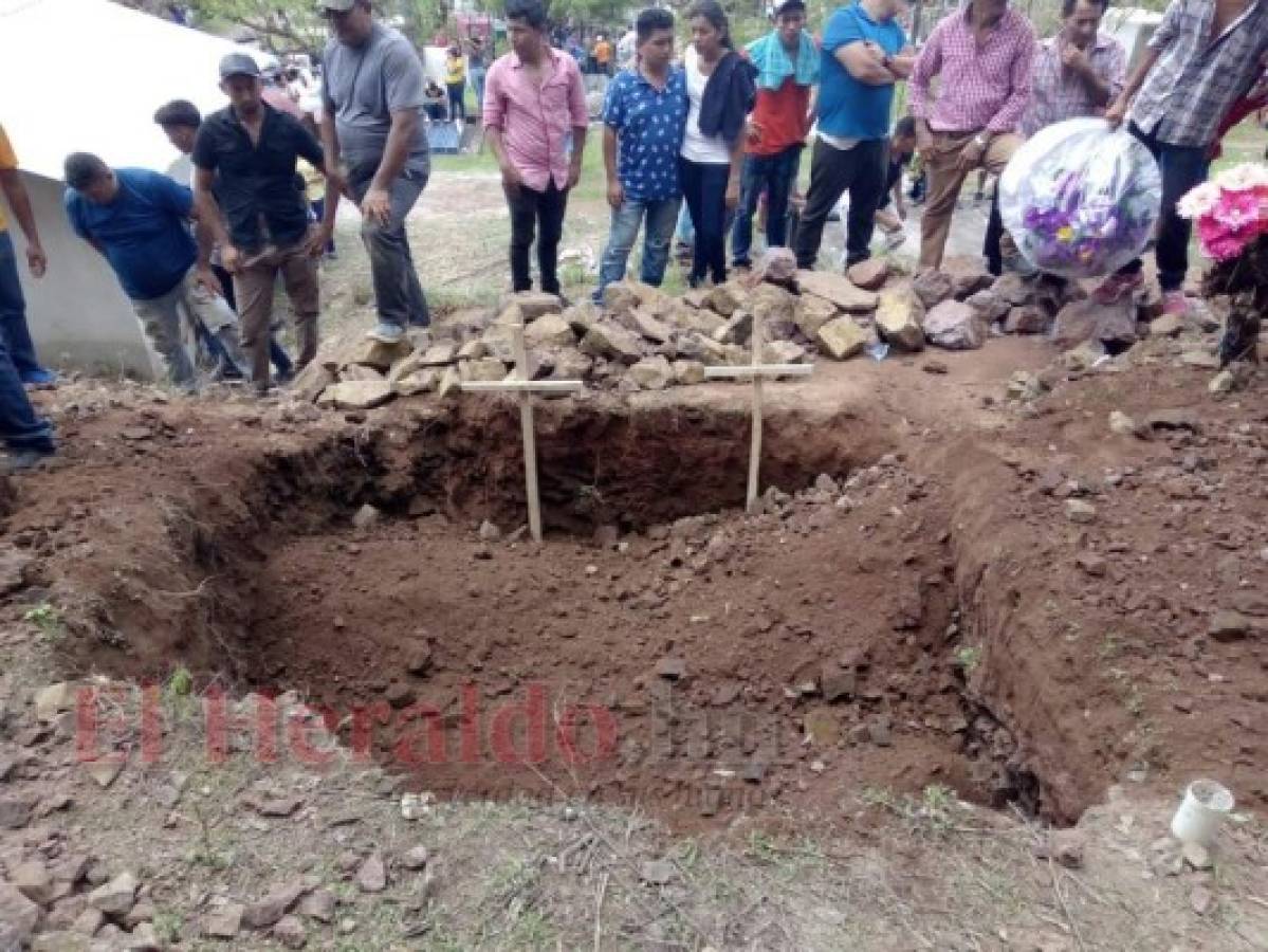 Sentida despedida de tres mineros que murieron en Langue