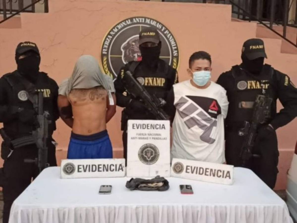 Caen 'El Gordo' y 'El Chele', supuestos extorsionadores de la pandilla 18 en El Pedregal