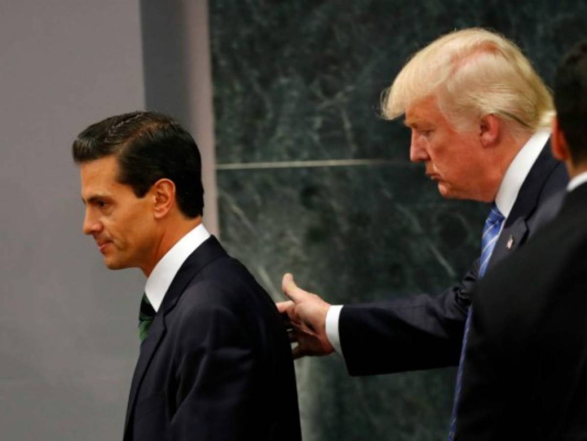 Presidente de México Enrique Peña Nieto acuerda reunirse con Donald Trump