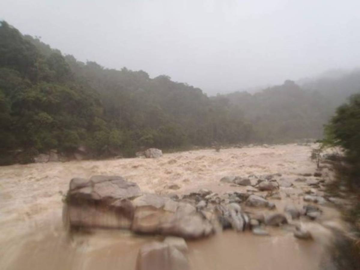 Incomunicada carretera hacia sector de La Ceiba