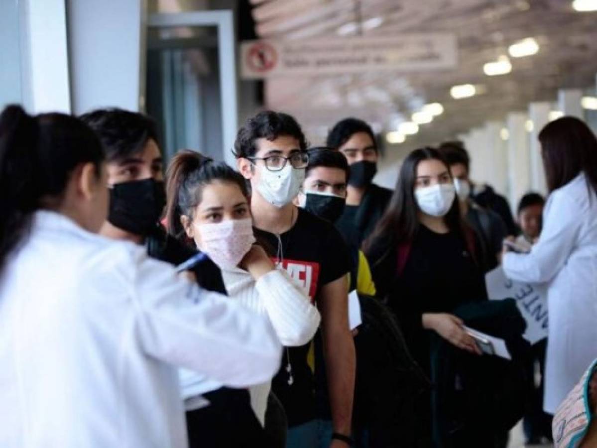 Mexicanos repatriados de Wuhan por brote de coronavirus llegan a México