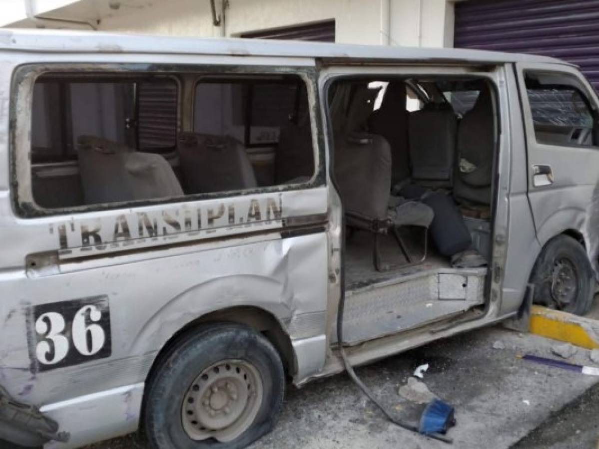 Varios heridos tras accidente entre busito y motocicleta en SPS