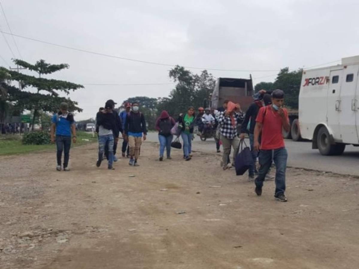 Parte de la caravana migrante llega a la frontera de Corinto  