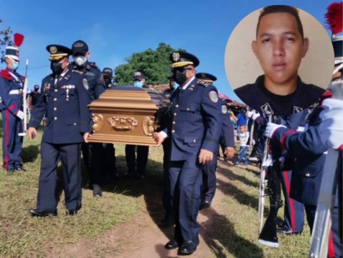 Con honores dan último adiós a policía que falleció en enfrentamiento en Juticalpa