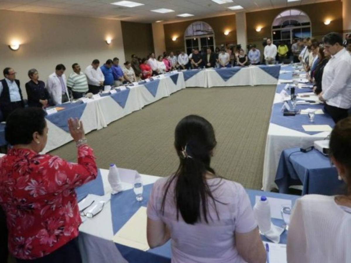 HONDURAS:Analistas consideran que debe primar la sensatez en diálogos