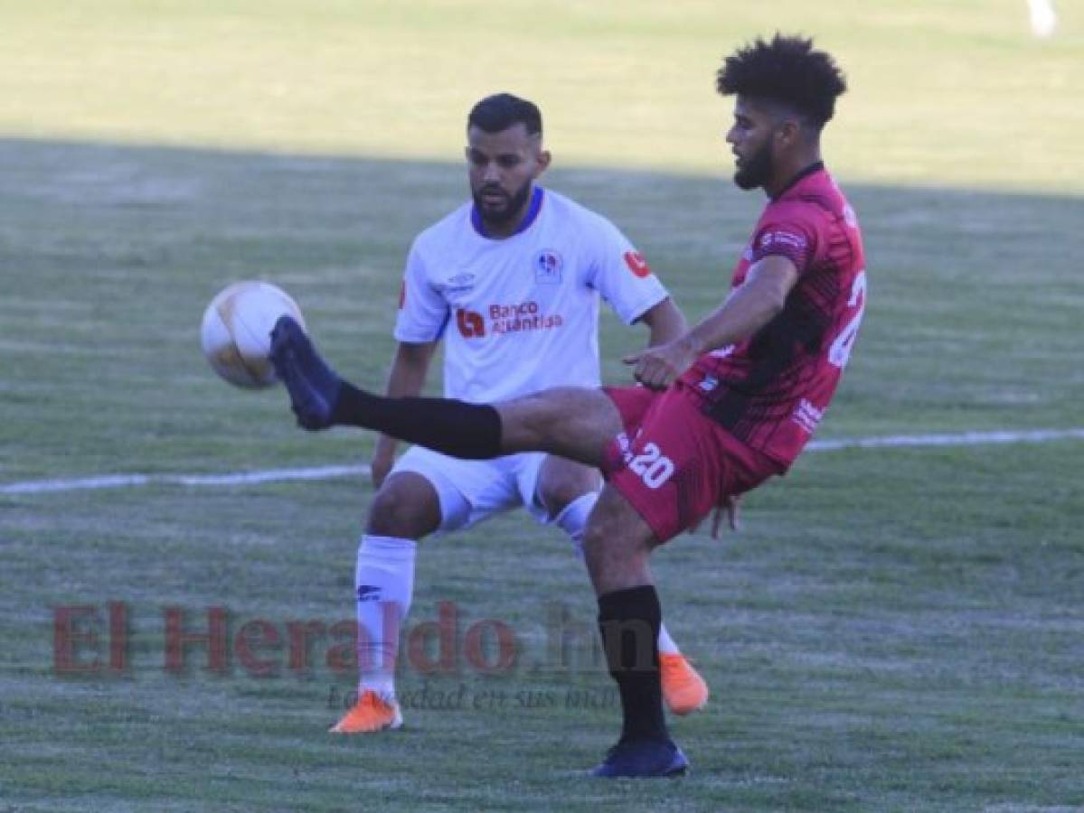 Olimpia y Lobos mandaron sus piezas a la cancha en busca del triunfo. (Foto: Ronal Aceituno / EL HERALDO)