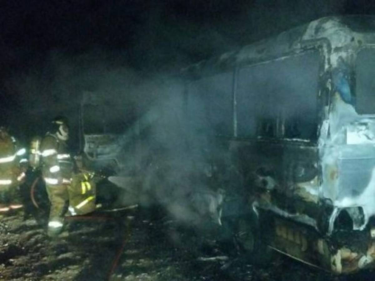 Investigan extraño incendio de bus rapidito en la colonia Tiloarque en la capital de Honduras