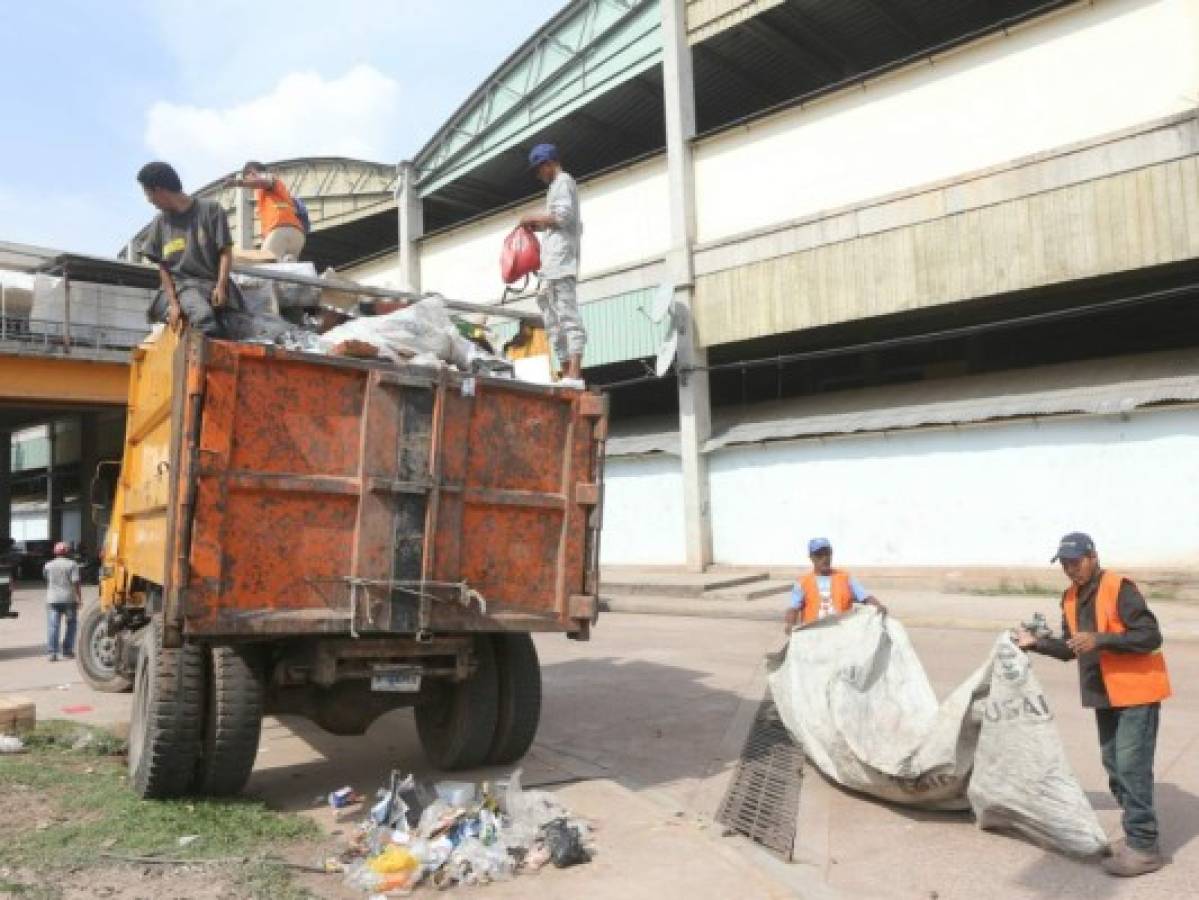 Implementan ambicioso plan para rescatar el mercado La Isla