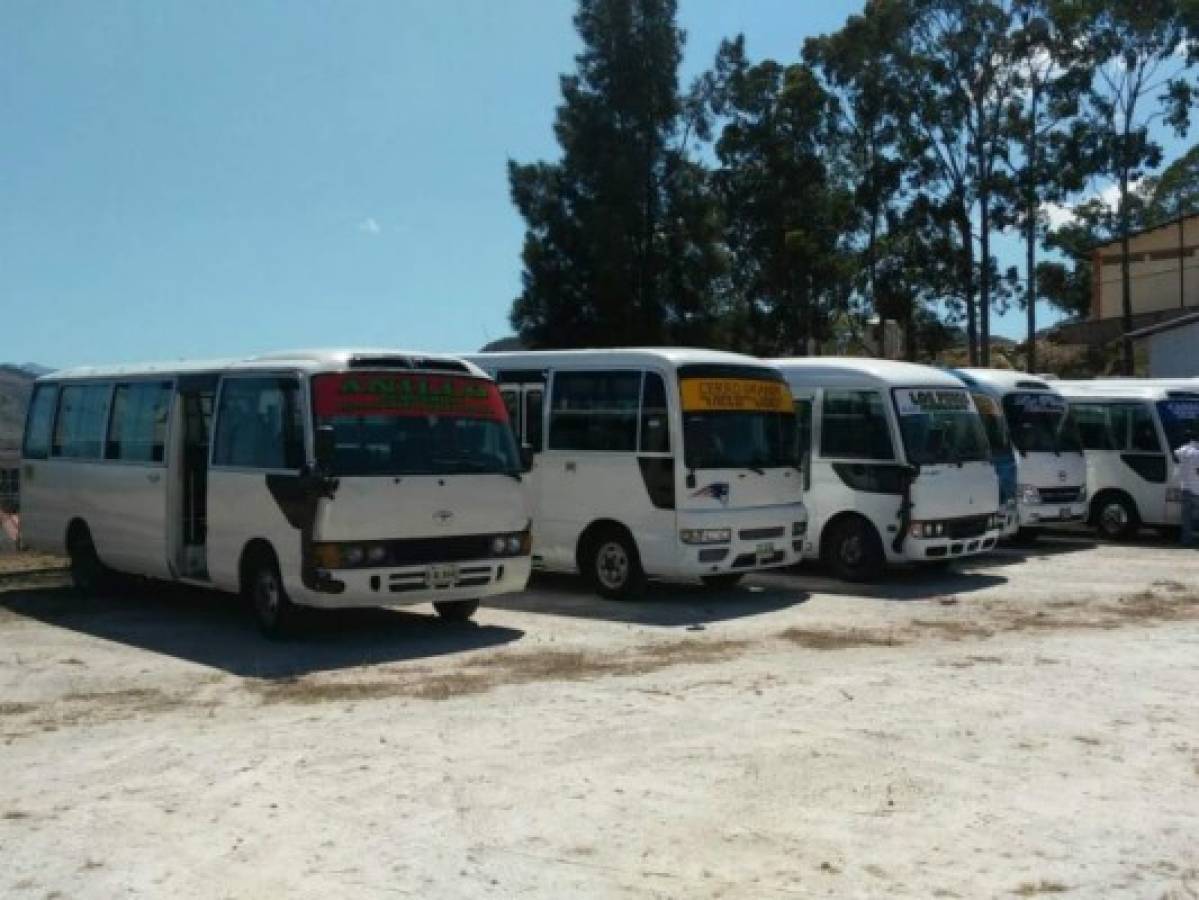 Decomisan buses y taxis por irregularidades en la capital de Honduras