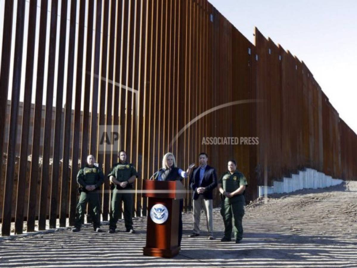 Inauguran muro de 9 metros de altura en la frontera de Estados Unidos 