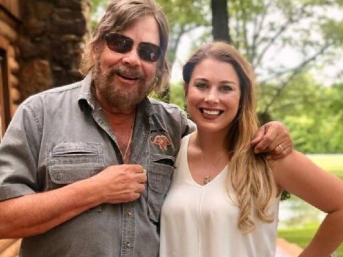 Muere la hija del cantante Hank Williams Jr en un accidente