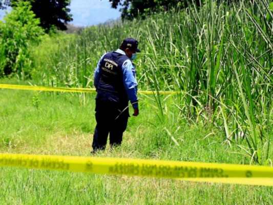 Encostalado hallan el cadáver de un hombre en La Lima