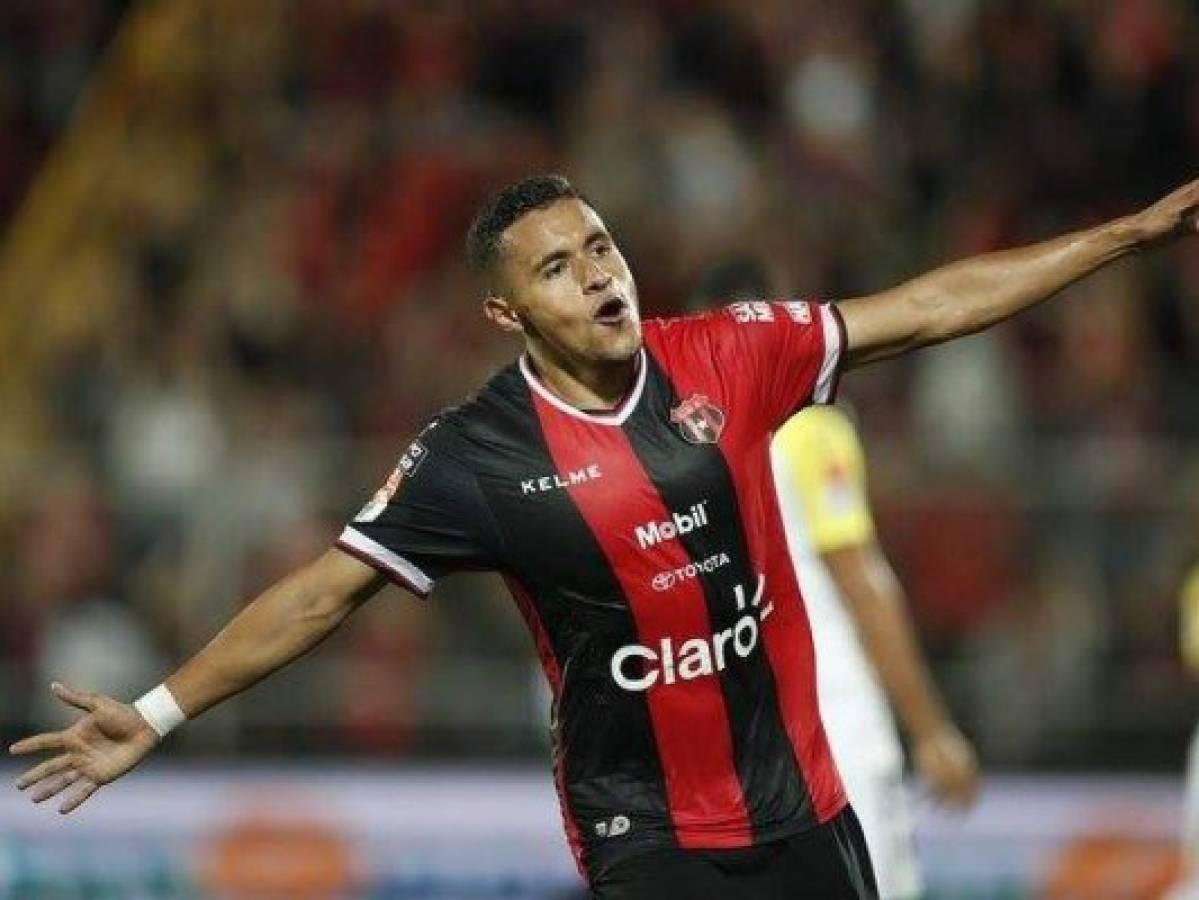 Roger Rojas sale goleador de las 2 vueltas en Costa Rica y la Liga le blinda su contratación