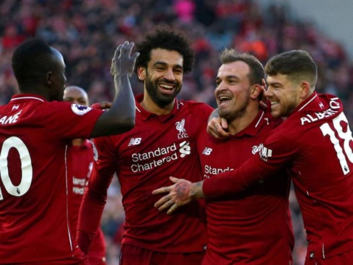 Liverpool golea 4-1 al Cardiff y queda líder provisional