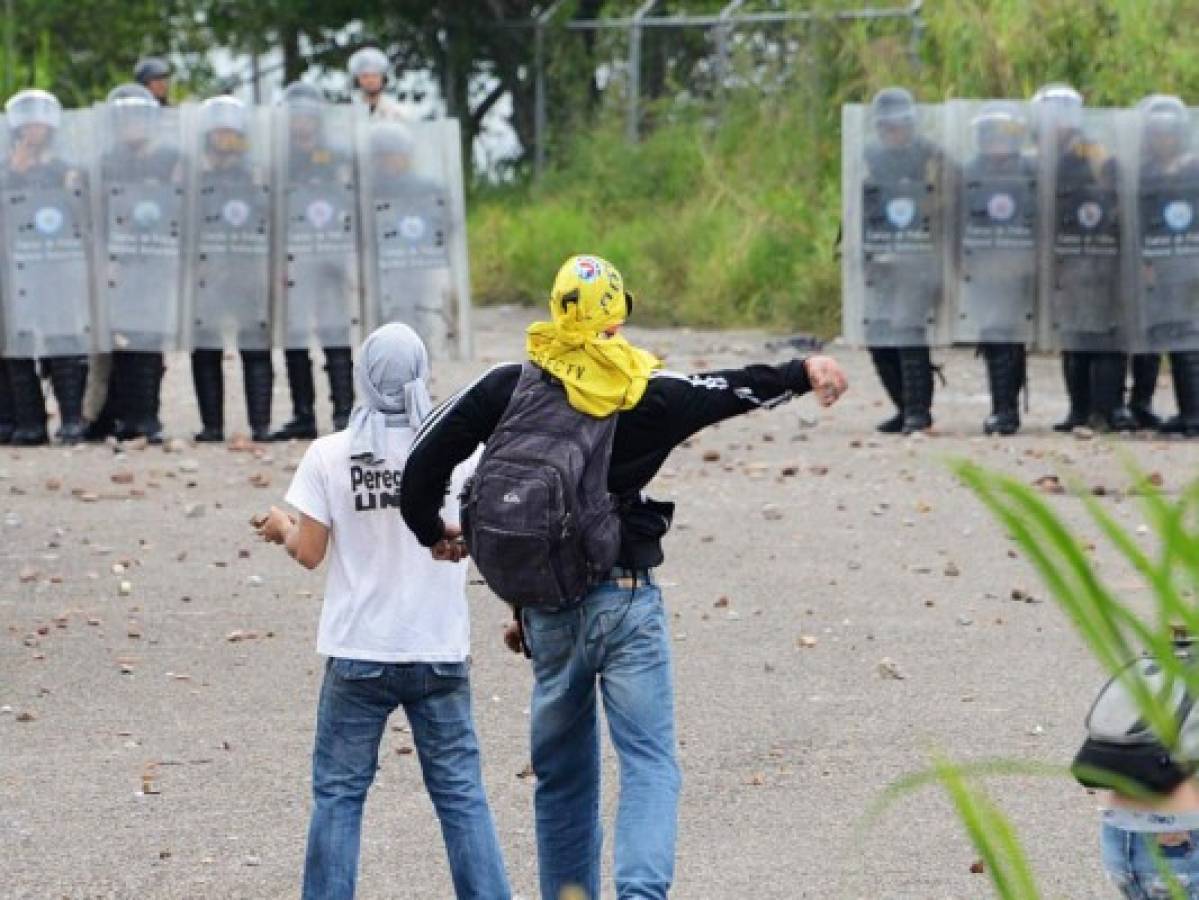 Oposición y chavismo retoman protestas con alta tensión en Venezuela