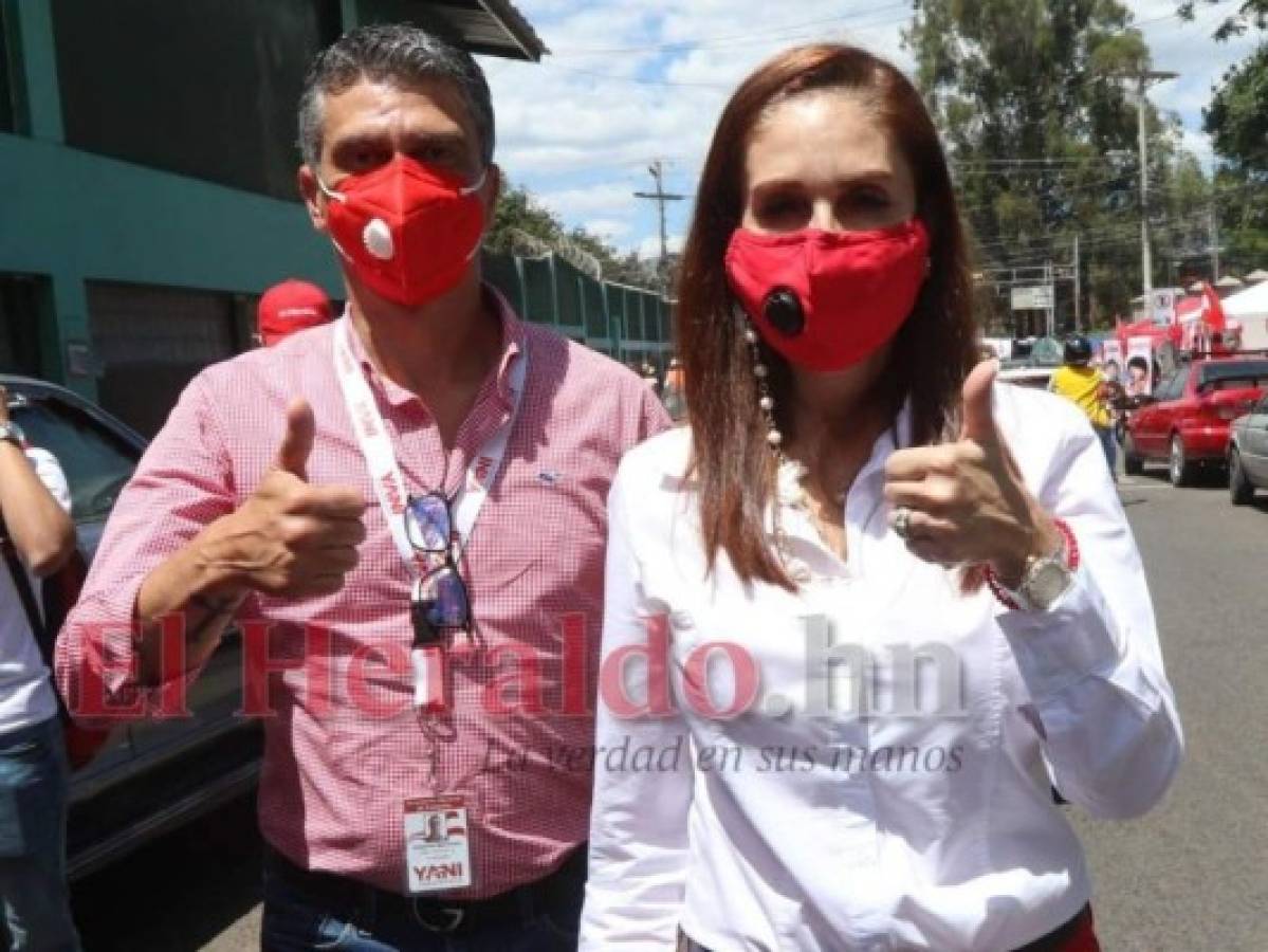 Reaparece Marcia Villeda en compañía de Yani Rosenthal   