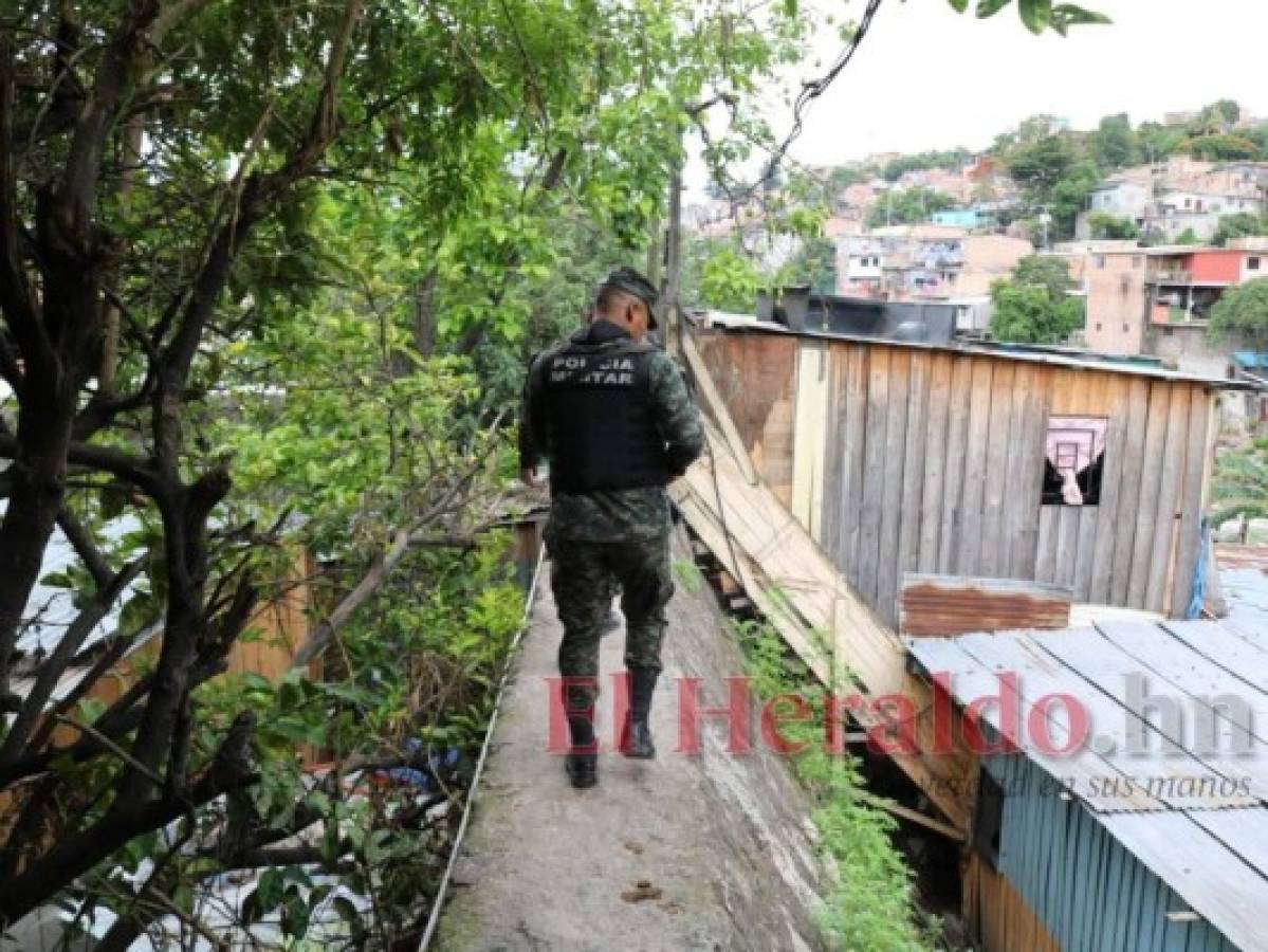 El despliegue aéreo y terrestre para buscar a presuntos secuestradores en la colonia El Pedregal