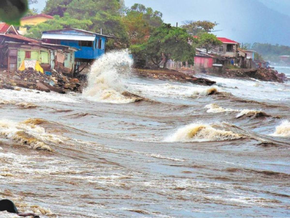 Dos días de fuertes lluvias generará la cola del huracán Earl