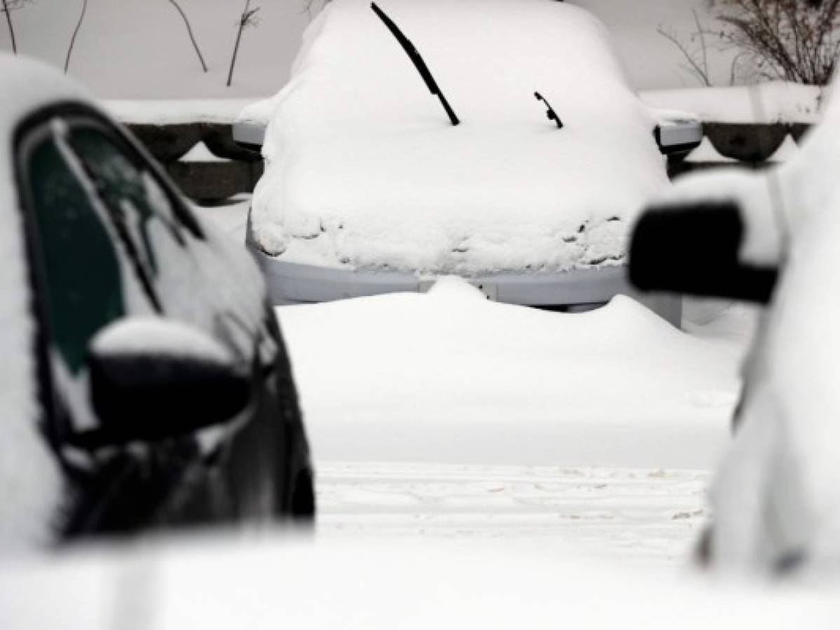 La nieve golpea al medio oeste de EEUU y se prepara para el frío extremo