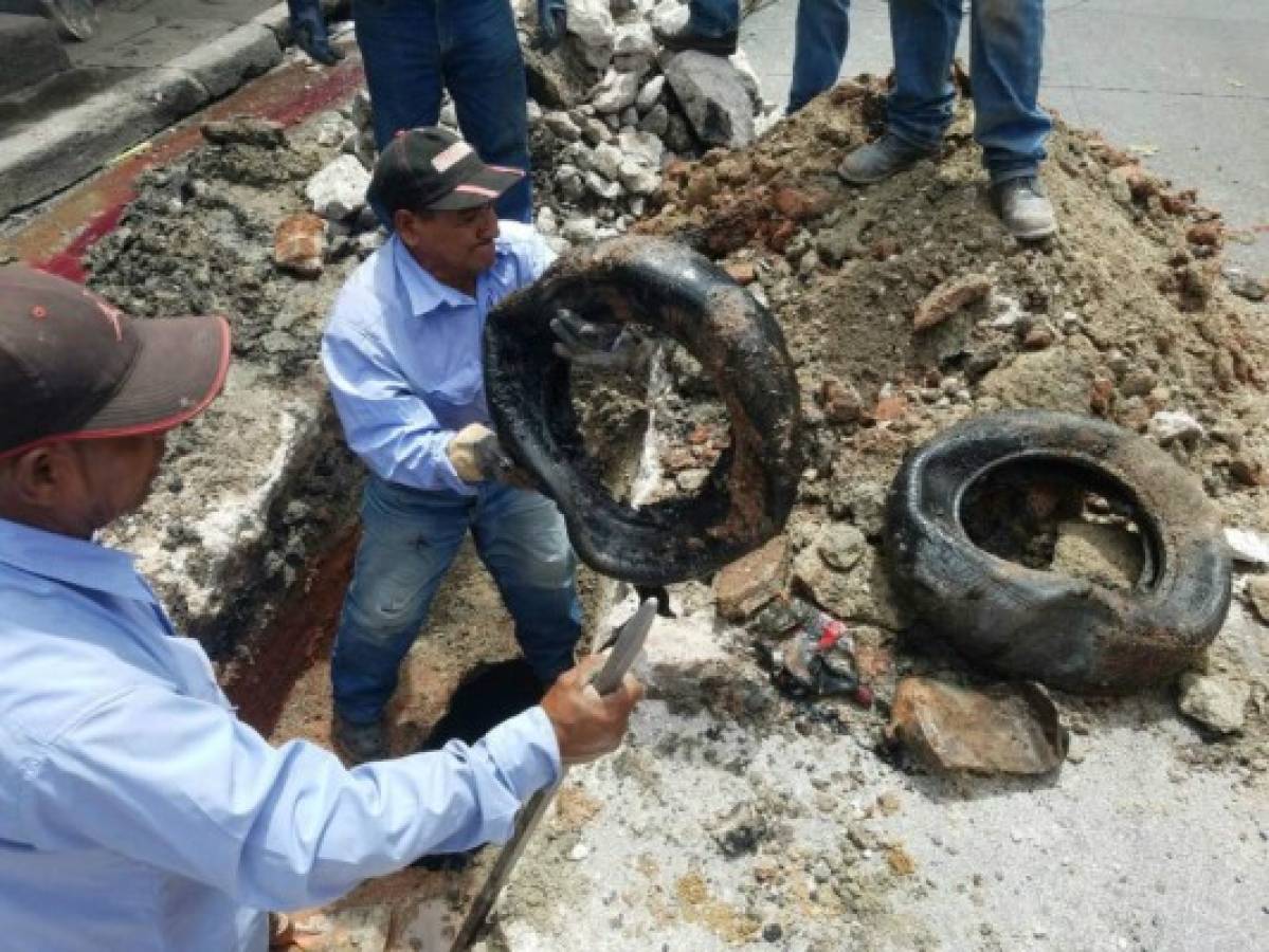 Tuberías obstruidas por malas prácticas ambientales en la capital