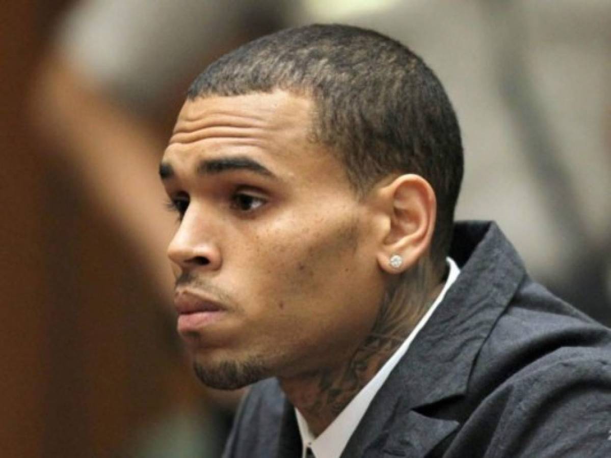 Suge Knight demanda a Chris Brown por tiroteo