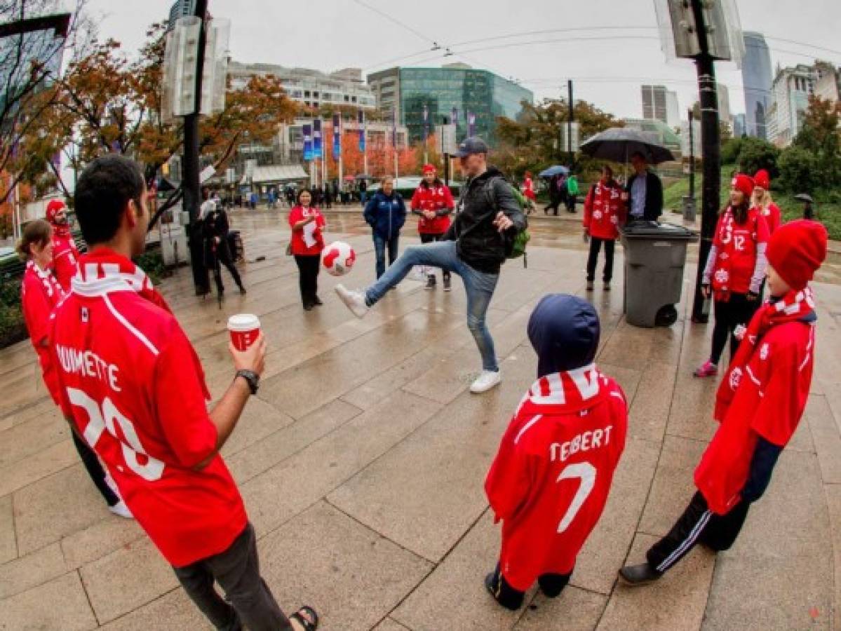 Canadienses generan ambiente en la fría Vancouver para la eliminatoria