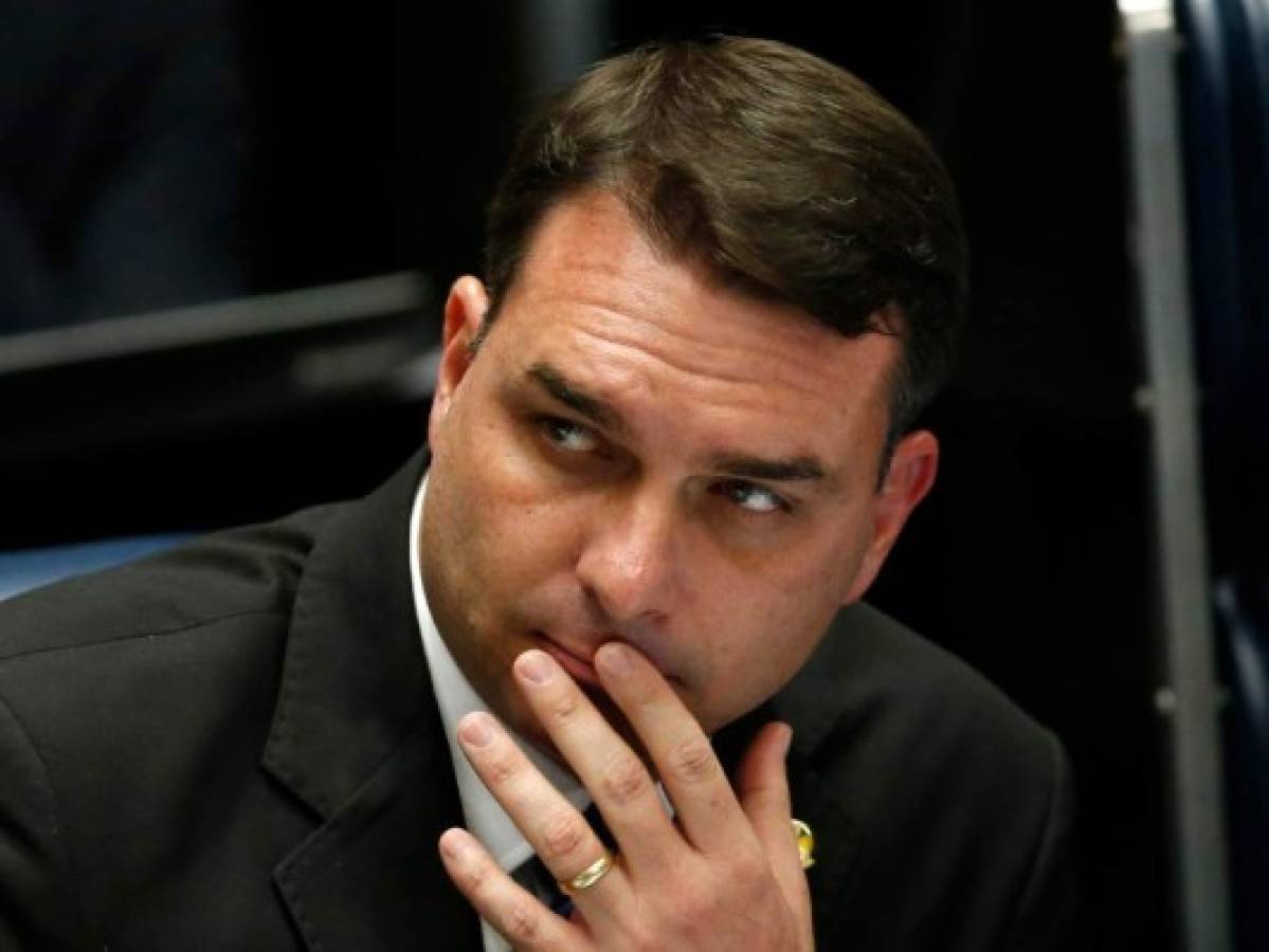 Investigaciones en torno al hijo de Bolsonaro, ¿de qué lo acusan?  