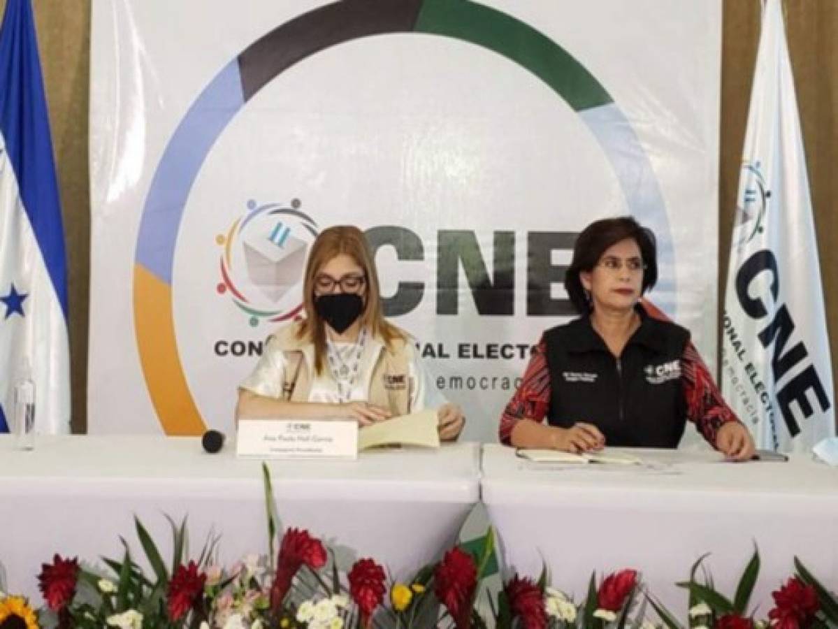 Pleno del CNE participa en la recepción de solicitud de inscripción de partidos políticos