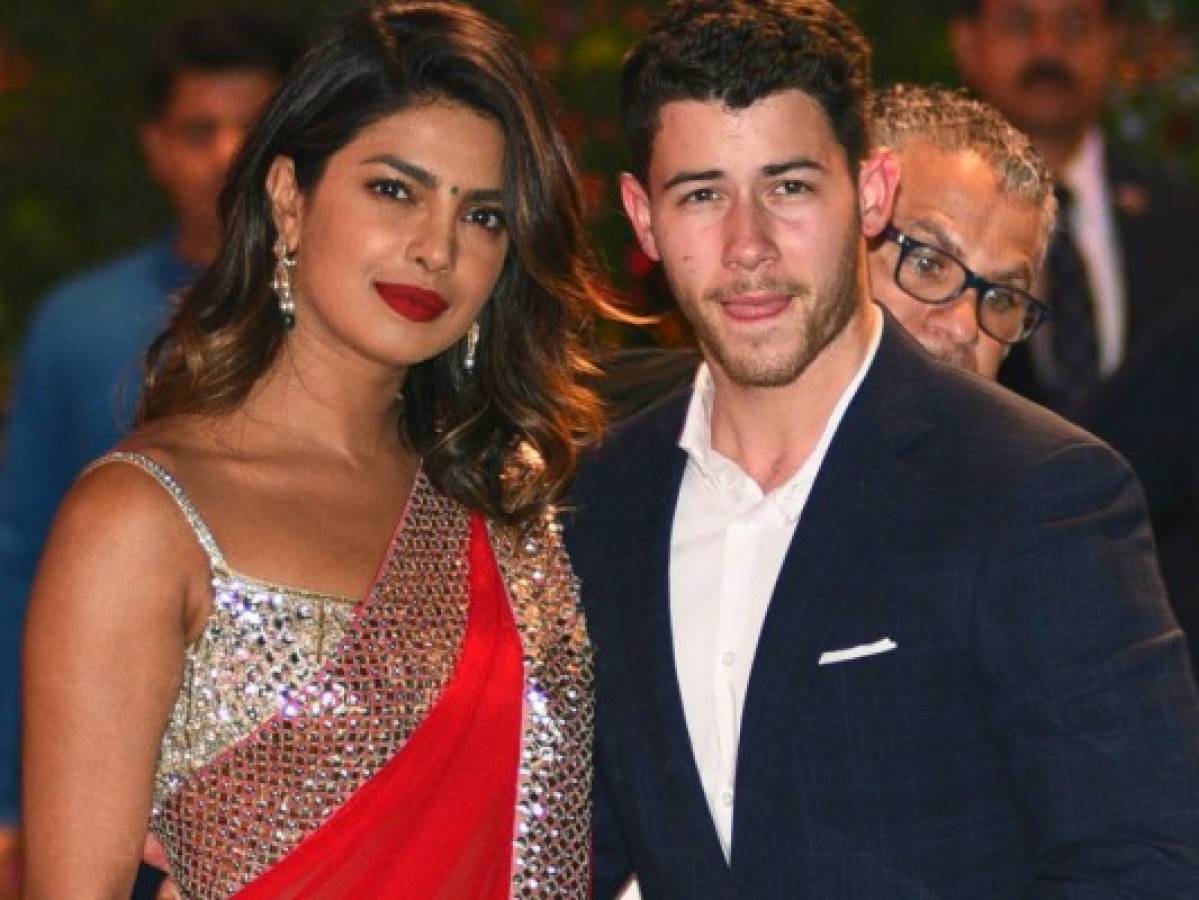 Priyanka Chopra y el cantante Nick Jonas se comprometen