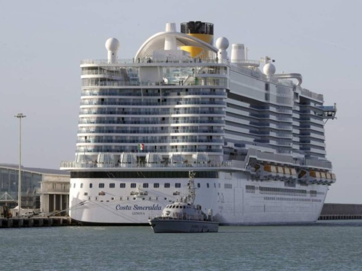 Descartan coronavirus en crucero y autorizan desembarco