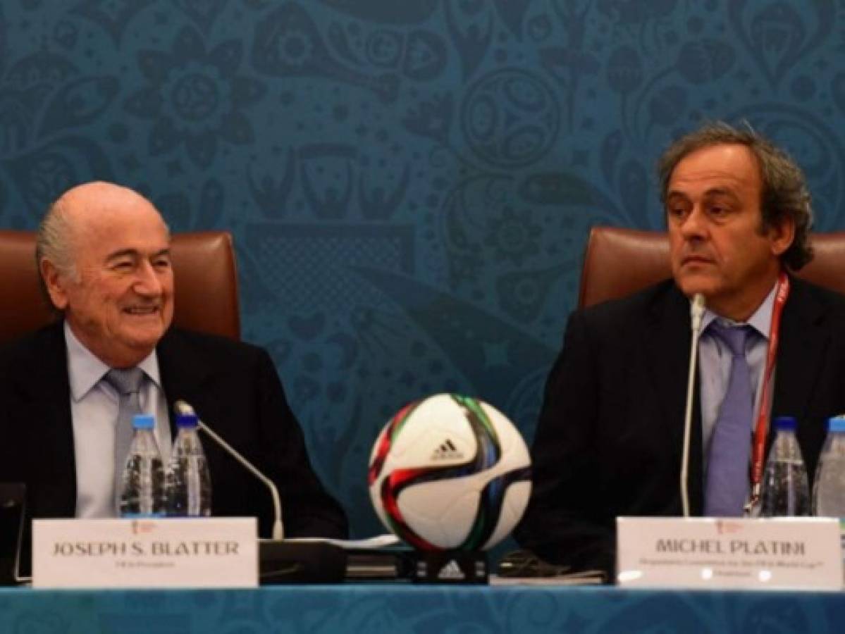 FIFA acude a la justicia para recuperar el dinero que Blatter pagó a Platini  