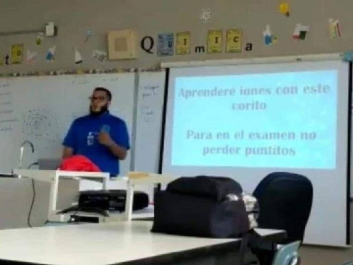 Maestro enseña a sus alumnos química al ritmo de 'Despacito'