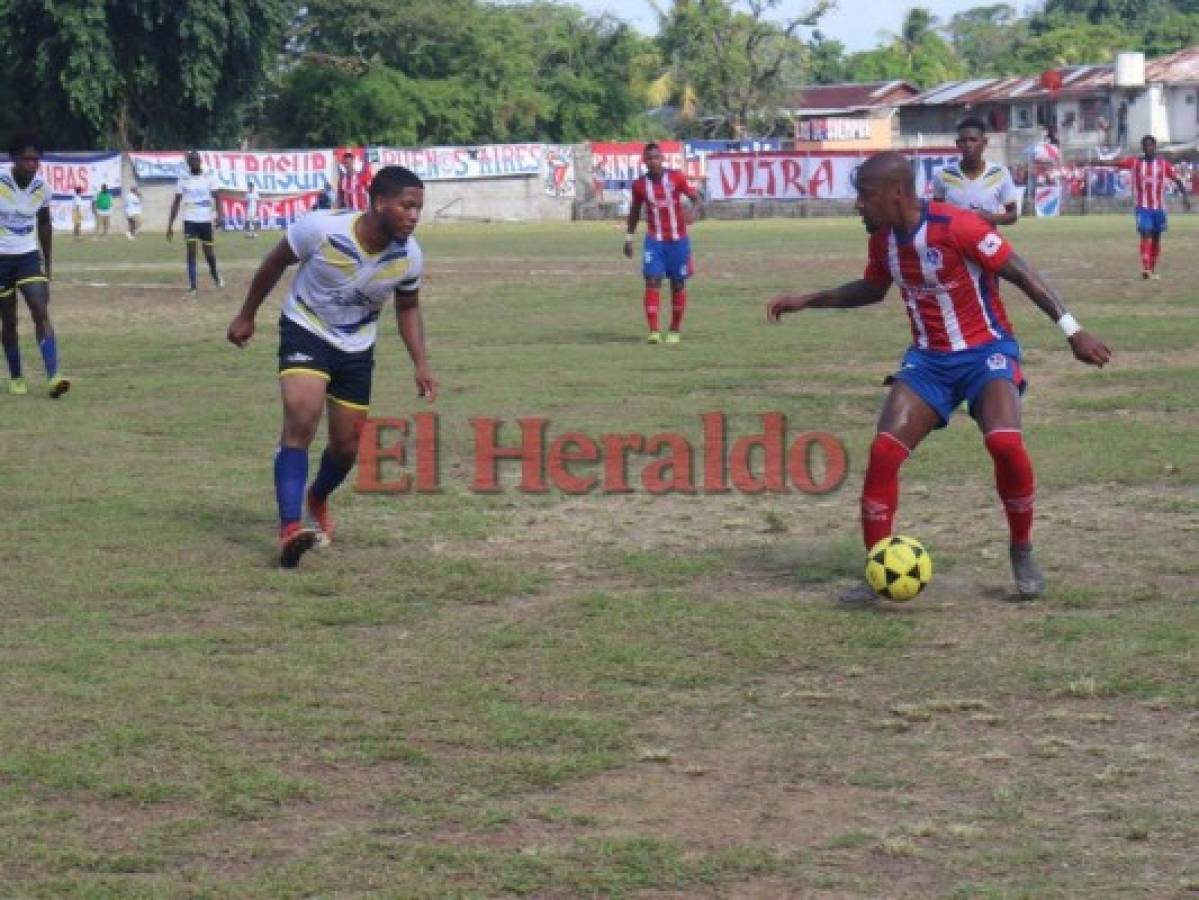 Nahún Espinoza: 'La cancha estaba mala, pero se logró el objetivo'