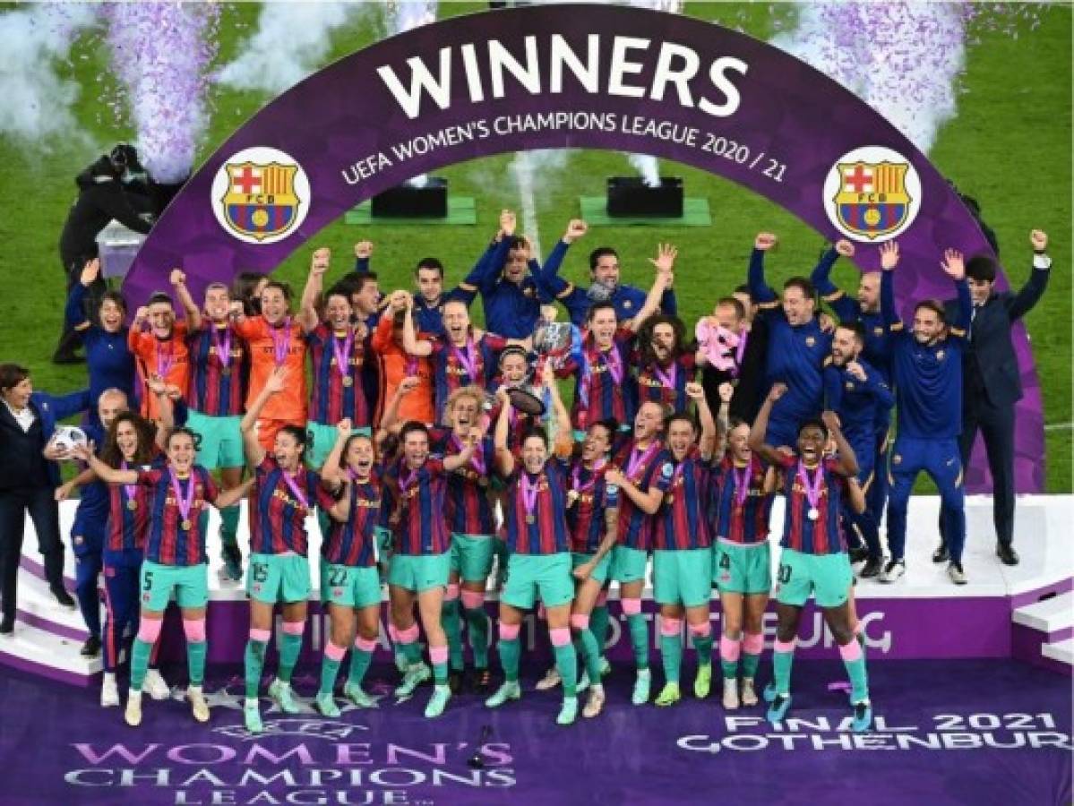 Barcelona golea 4-0 al Chelsea y gana la Champions femenina