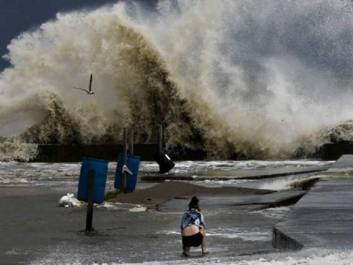 Un muerto al tocar tierra en EEUU la tormenta tropical Cindy