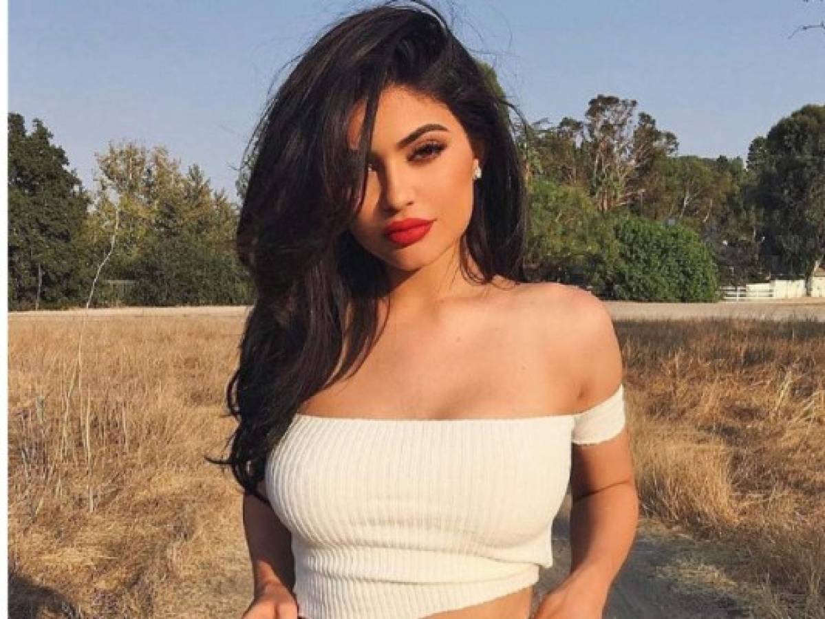 ¡Adiós maquillaje! Kylie Jenner sorprende a sus fanáticos con su cara lavada