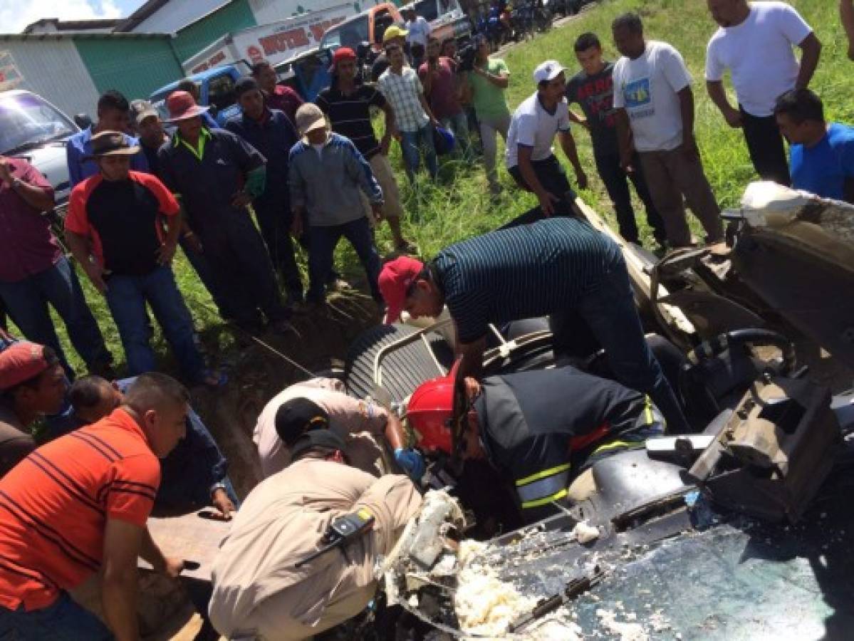 Dos heridos en aparatoso accidente vial