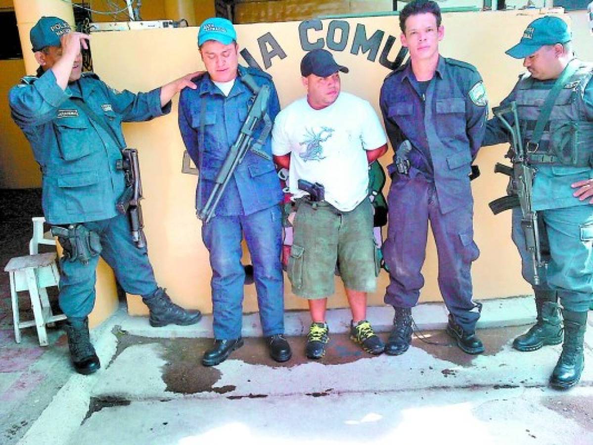 Capturan a tres falsos policías en Talanga