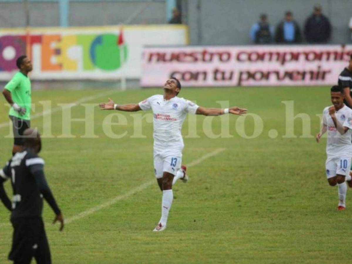 Carlo Costly no niega que existe un interés por irse a jugar al Alajuela de Costa Rica