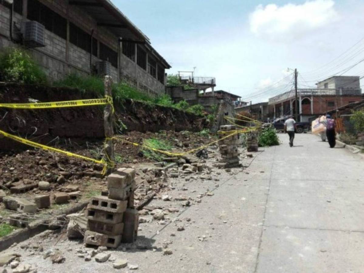 Cae muro perimetral de escuela en Comayagüela   