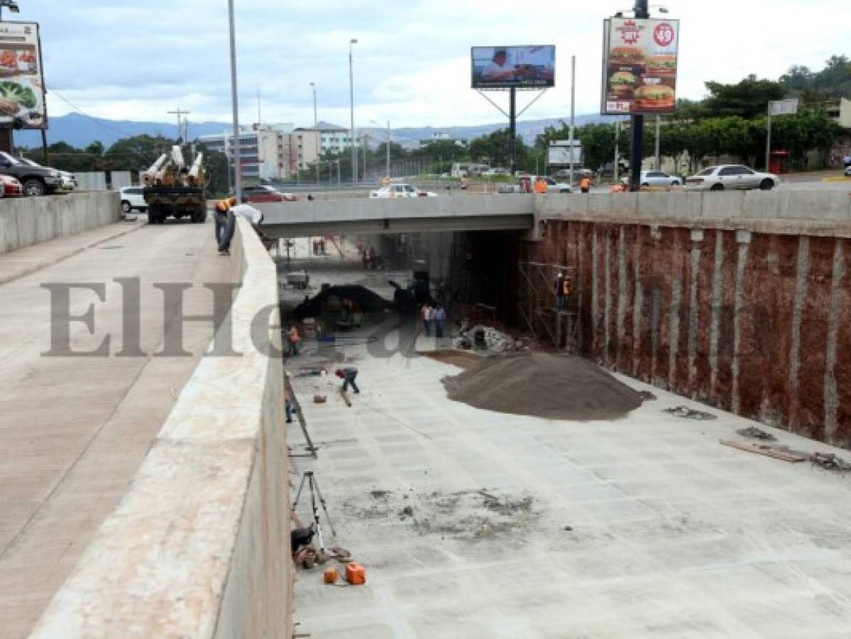 ¿Cómo debo circular por el nuevo túnel del bulevar Juan Pablo II?