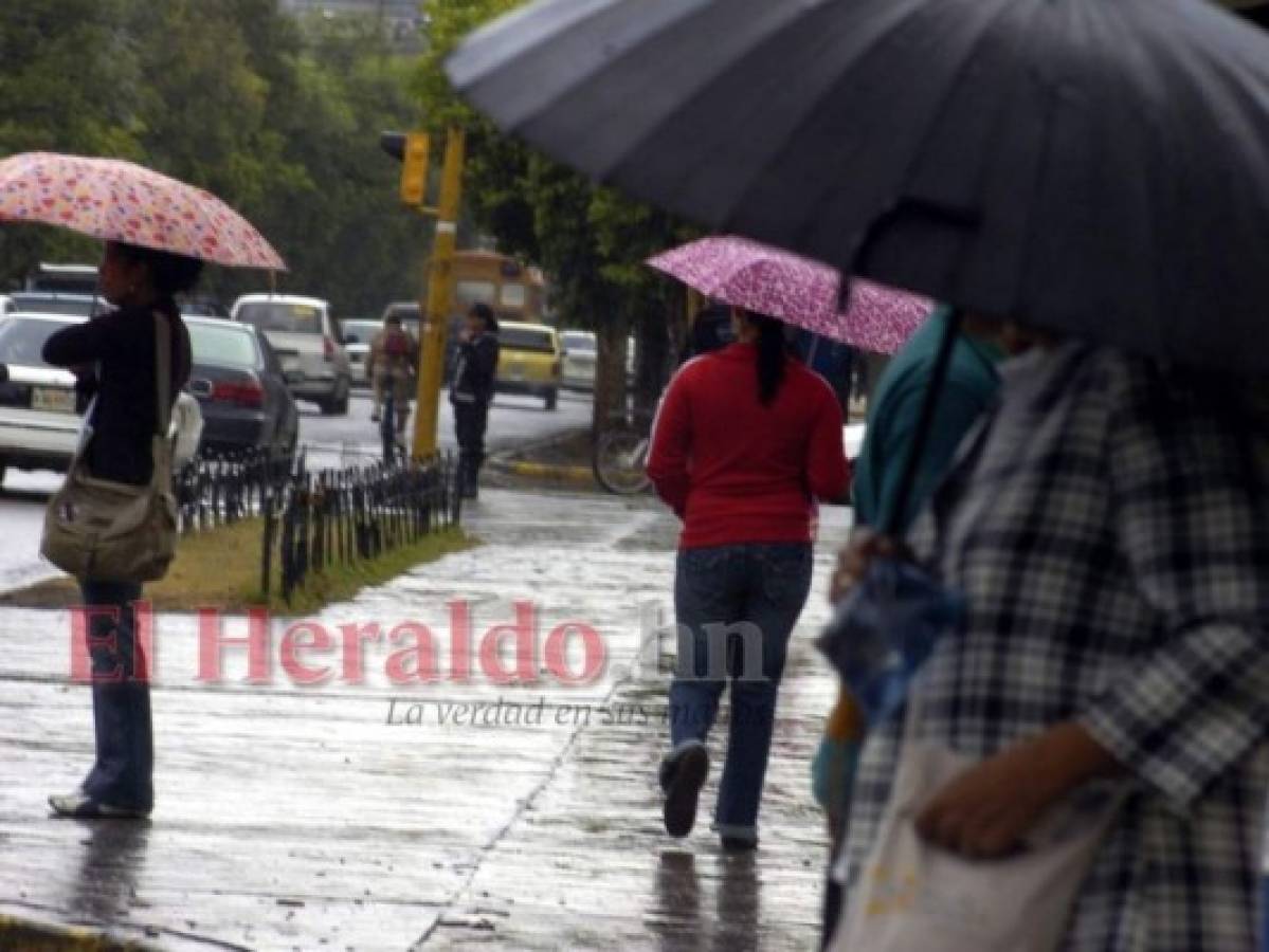 Prevén lluvias y chubascos para tres departamentos de Honduras